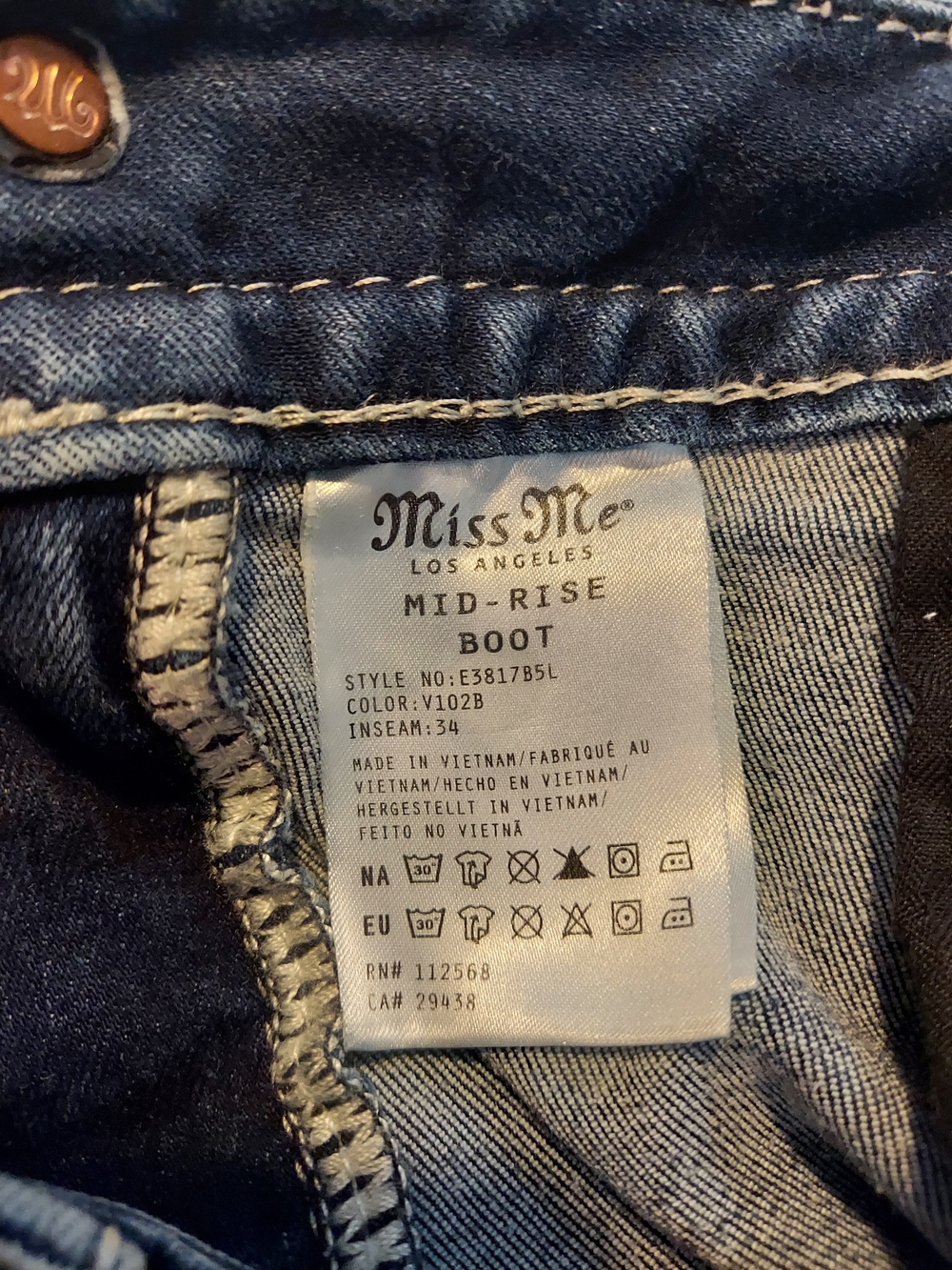 Miss Me Signature "M" Embroidered Mid-Rise Bootcut Jeans - Picture 4 of 9